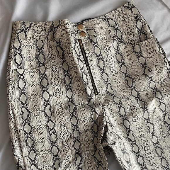 Pretty Little Thing Faux Leather Snake Print Pants - Picture 1 of 4